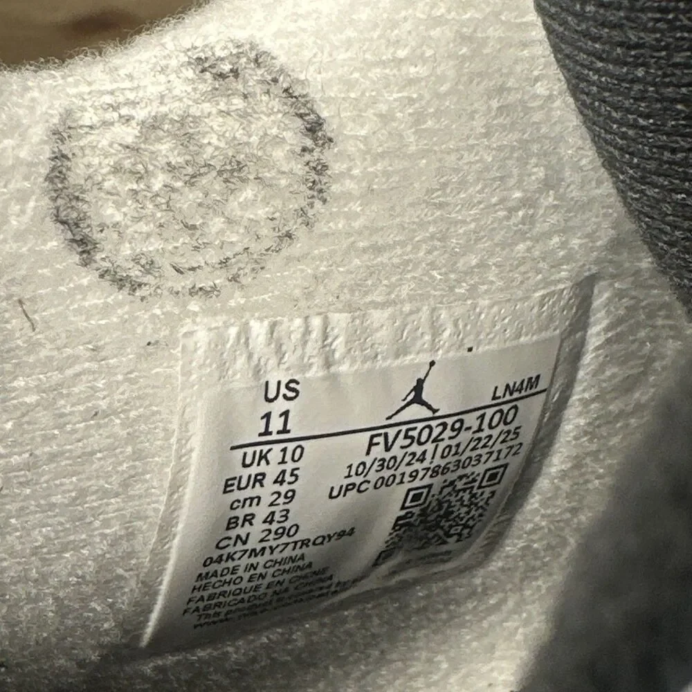 Size 11 Nike Air Jordan 4 Retro 2025 White Cement B-Grade Nike Refurb FV5029-100